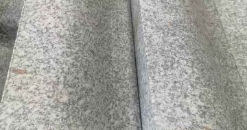 湖州芙蓉白S型拉丝面路沿石