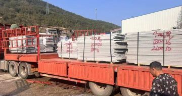 湖州 芝麻灰花岗岩光面毛板出货日常