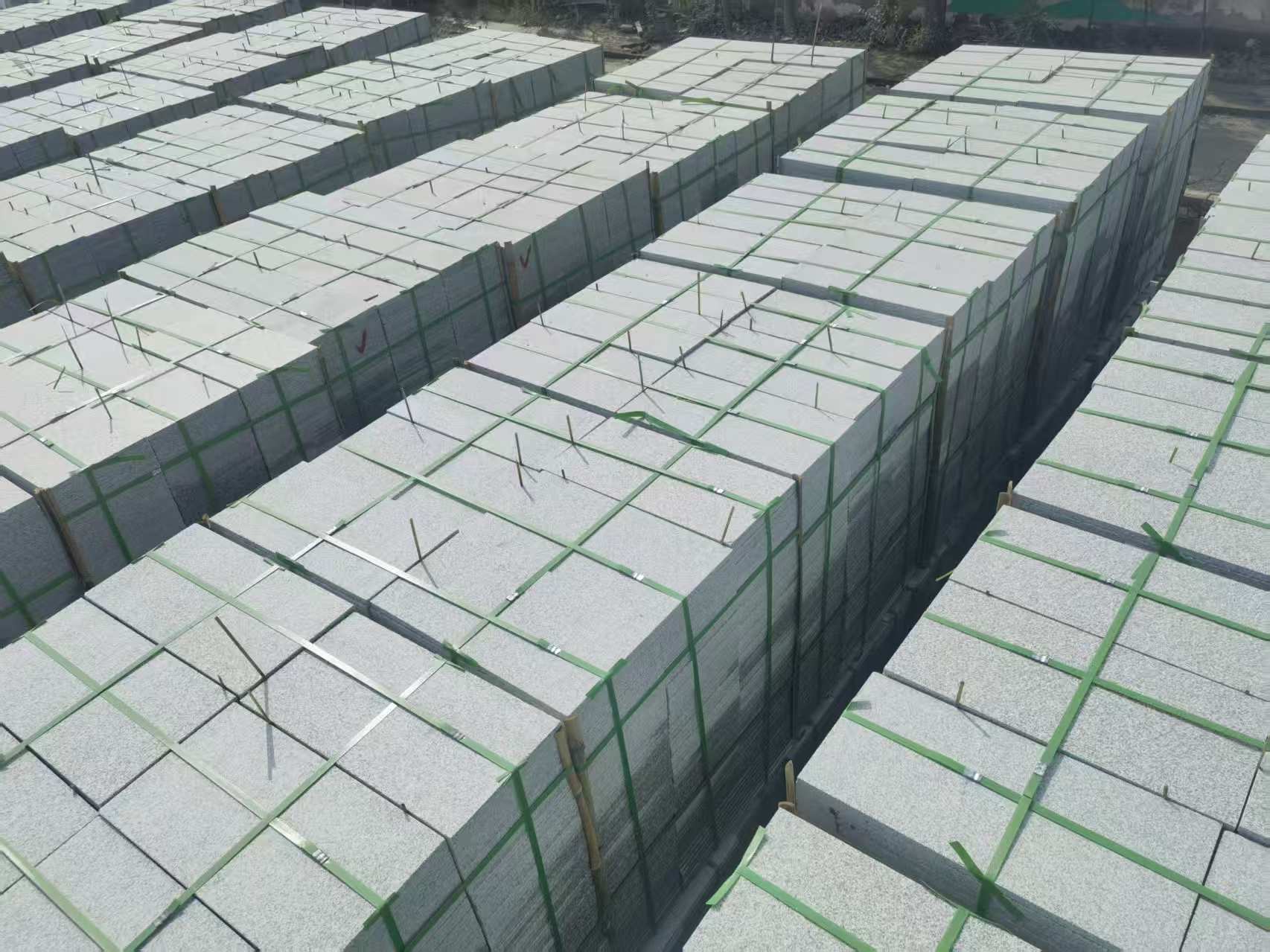 湖州 芝麻白1.8公分火烧300*600地铺，清仓大甩卖