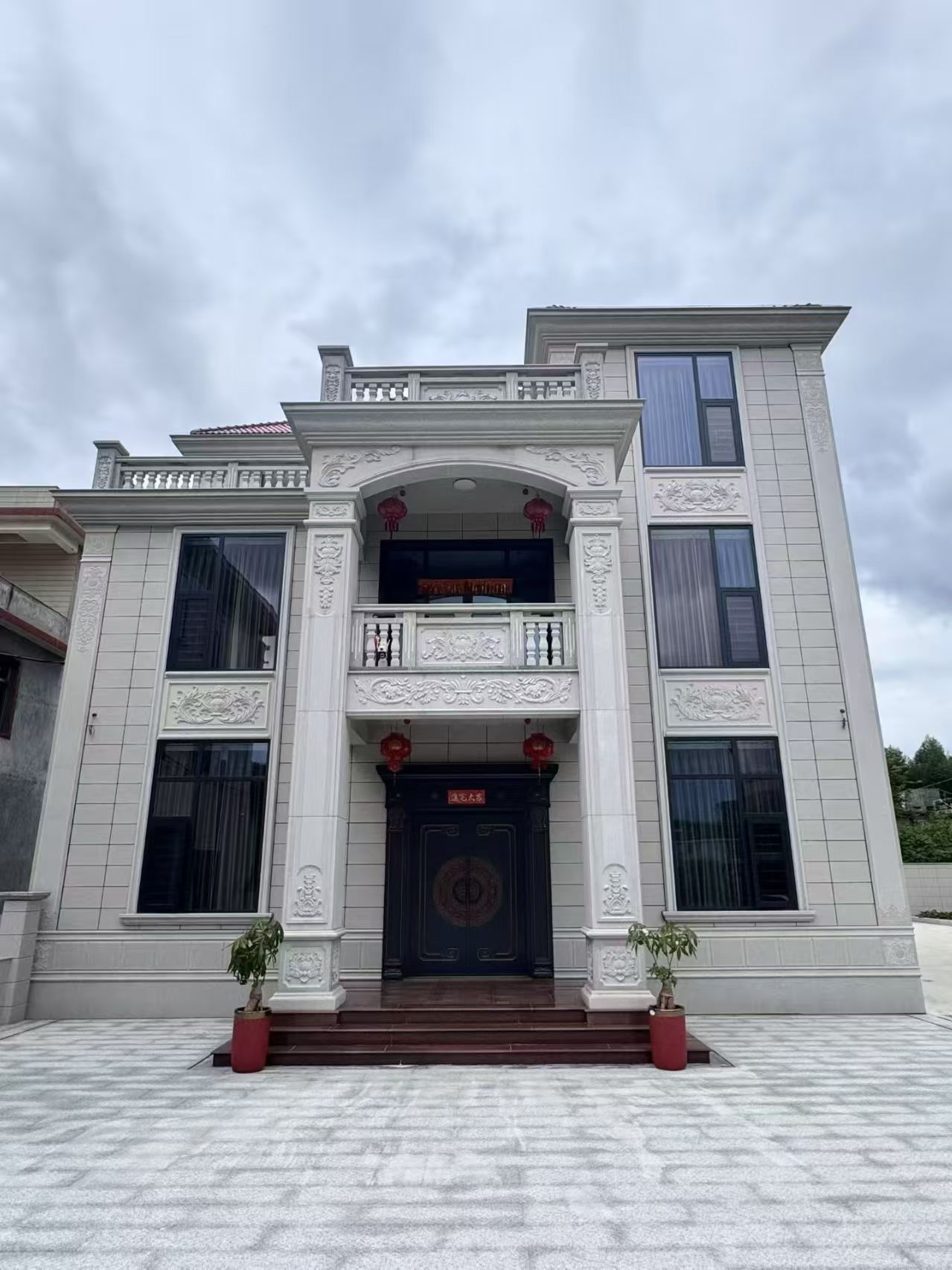 湖州 芝麻白石材别墅干挂案例展示