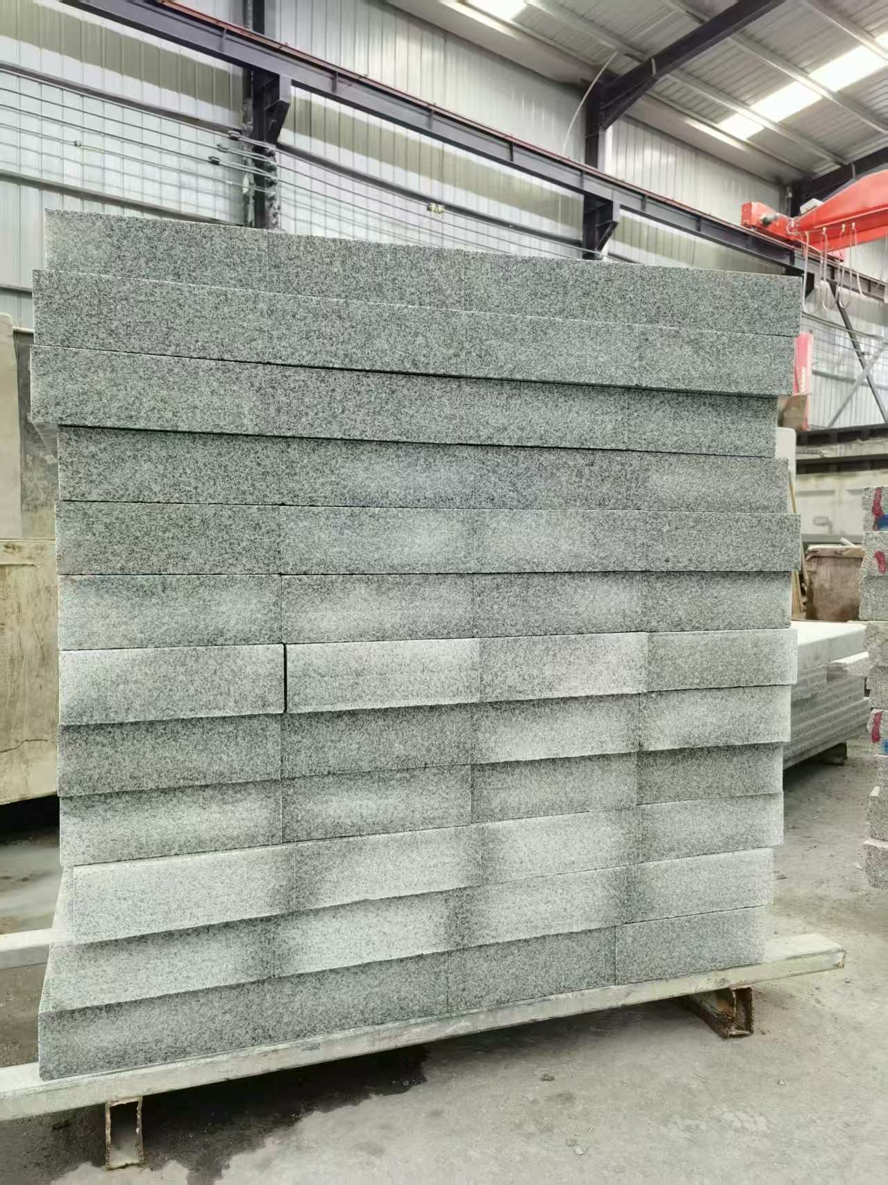 湖州 芝麻白10公分300*600广场地铺，A料定制，尺寸标准，厚薄均匀