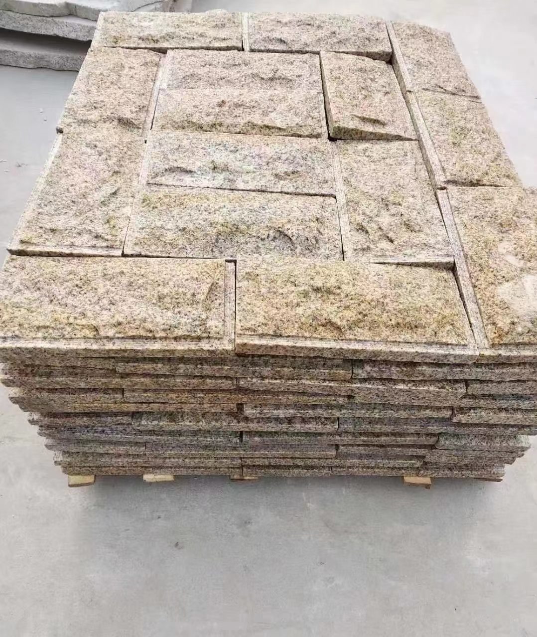 湖州黄锈石蘑菇石